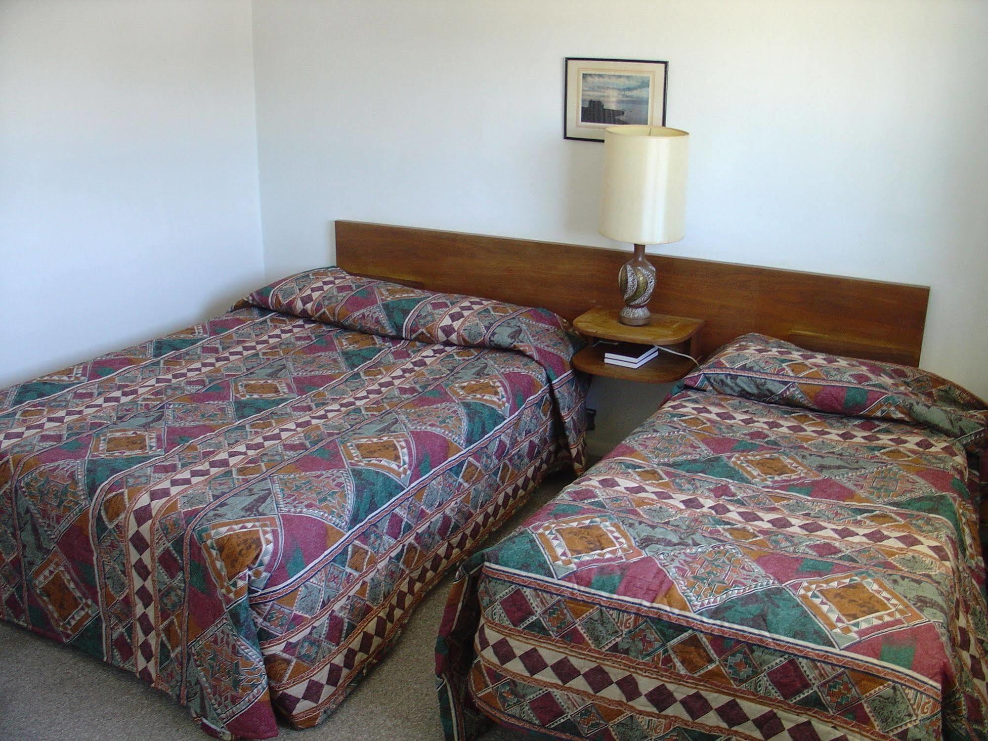 Sunset Motel Port Alberni Ngoại thất bức ảnh
